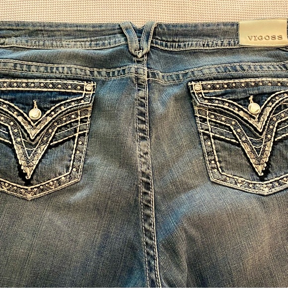 Vigoss Blue The New York Capri Jeans with Embroidered Design - Picture 2 of 5